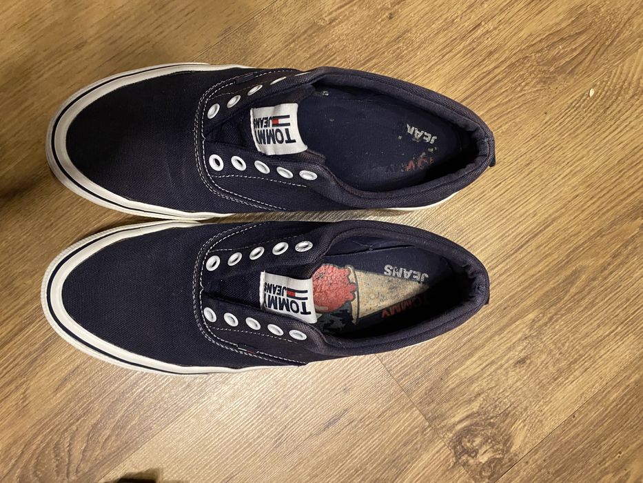 Tommy  Hilfiger tenisówki rozmiar  41 wkładka 25,8