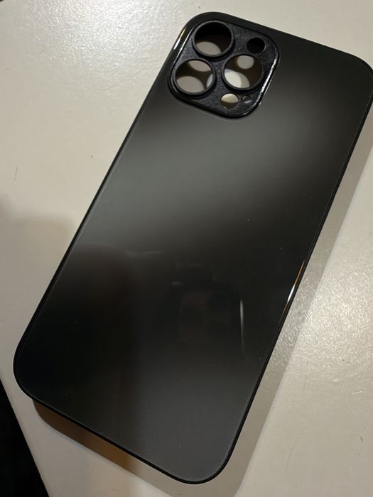 etui na iPhone 13 Pro Max