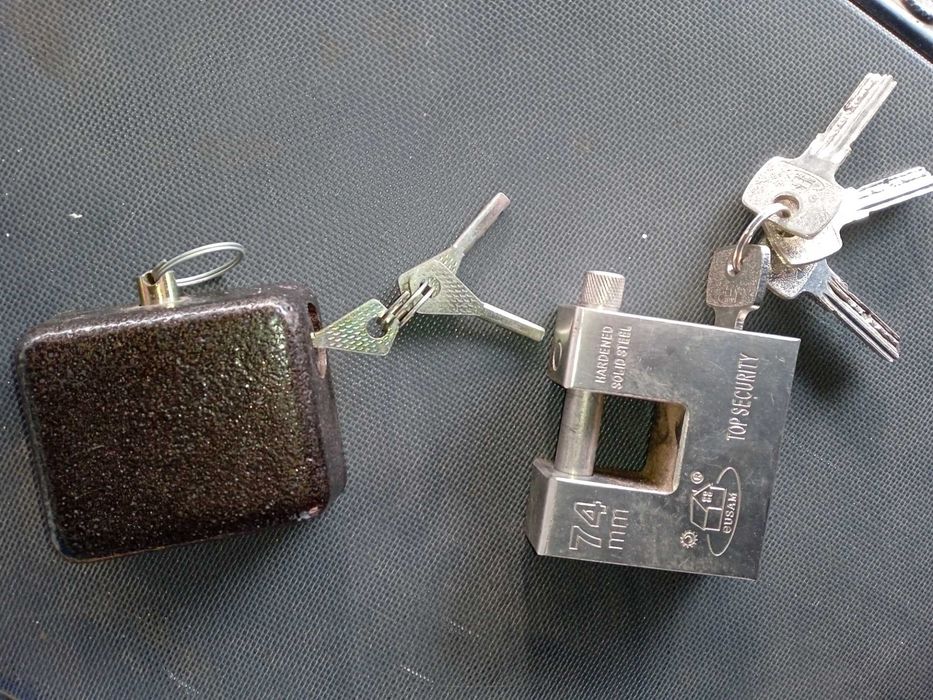 Замки амбарні 2 штуки