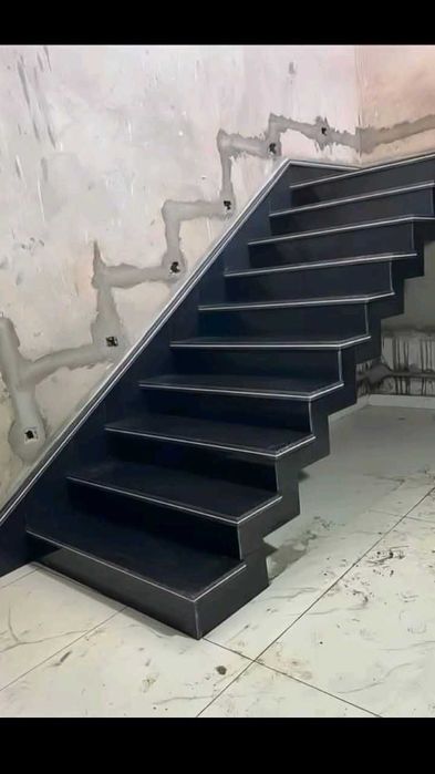 Сходи з натурального каменю. Виготовлення та монтаж під ключ.