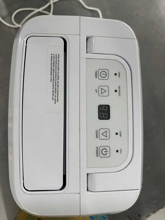 Desumidificador Skyluxe 12L SKYD012AYA – como novo