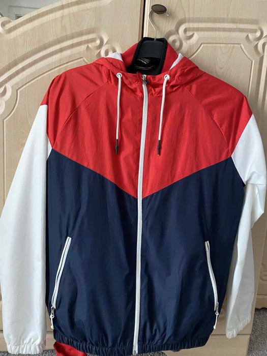 Вітровка чоловіча, легка. Розмір М