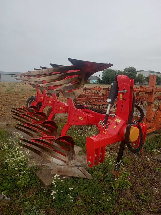 Pług Akpil KM 180,obrotowy czteroskibowy 4+