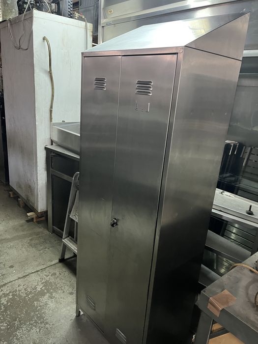 Armario dispensa ,cacifo em inox de 2 portas