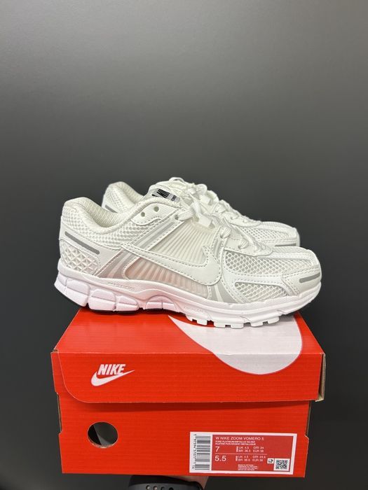 Nike Vomero 5 White жіночі кросівки найк вомеро 5 білі сітка