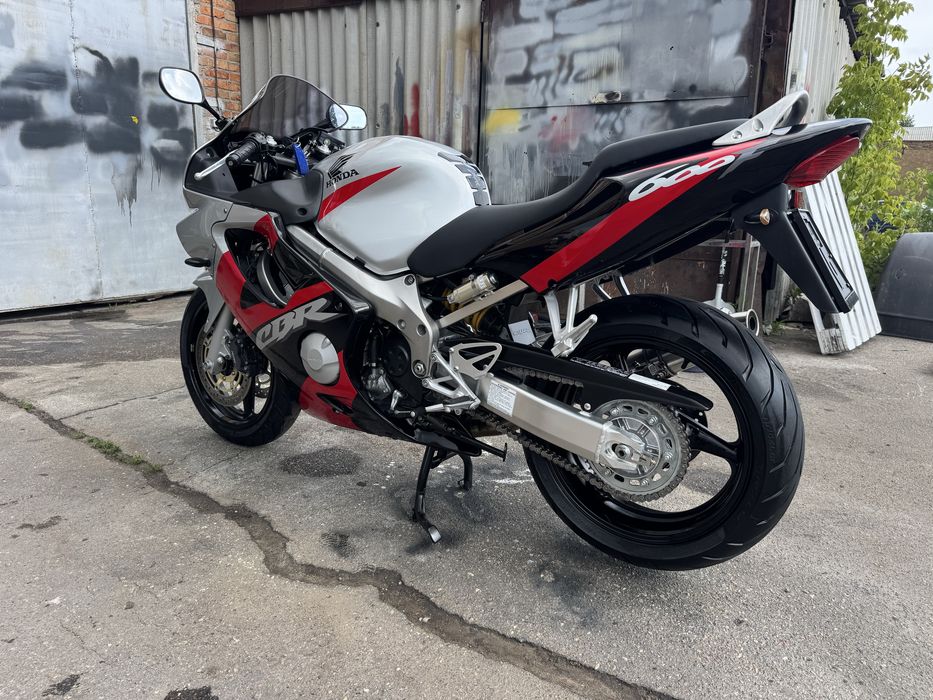 Продам мотоцикл HONDA CBR F4i