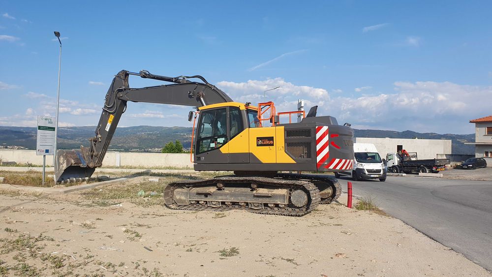 Escavadora Giratória Volvo EC220el