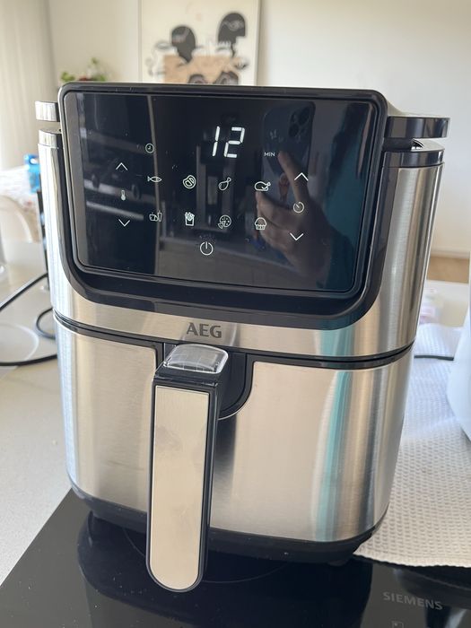 Air fryer AEG Gourmet 6 com garantia