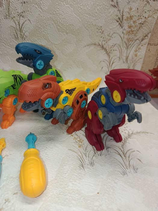 Набор конструктор динозавр на шурупах