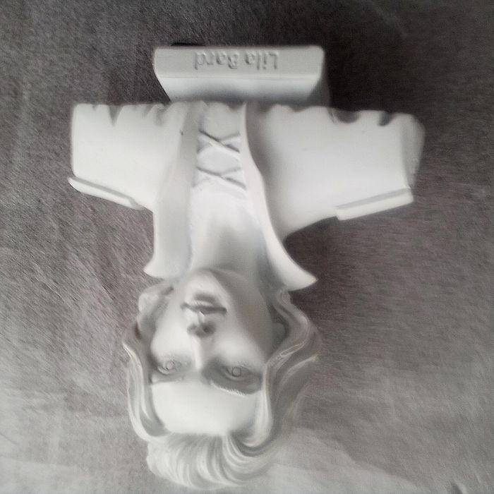 Красивая статуэтка аниме из киносериала бюст Lila Bard.Европа.

1 750