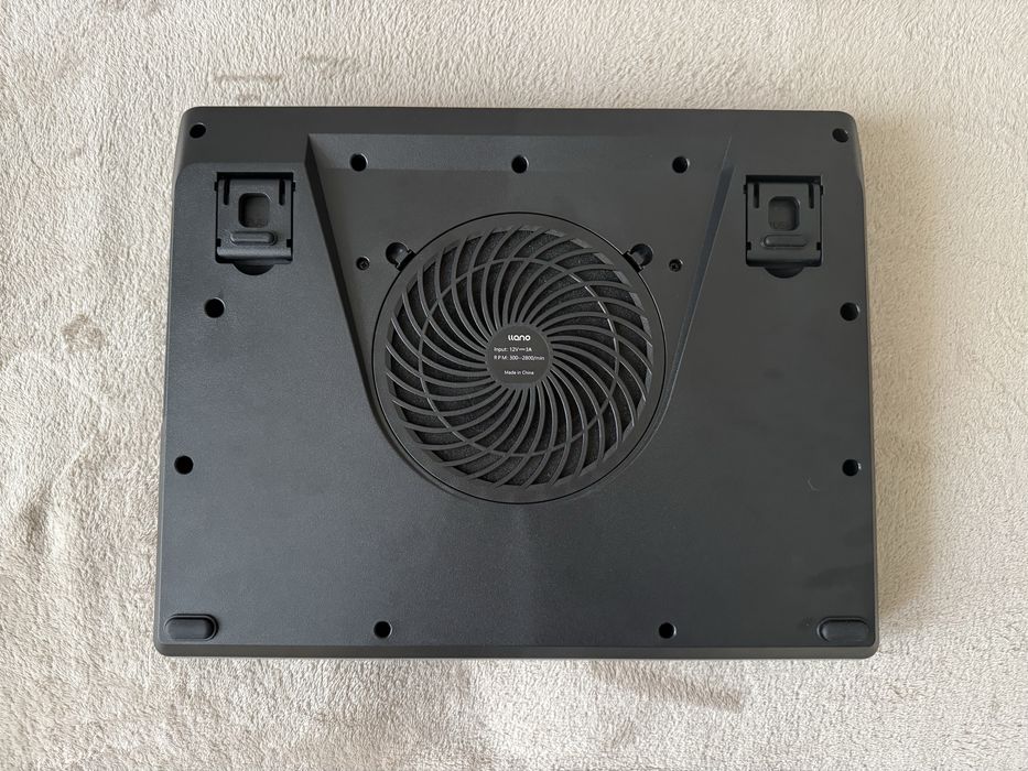 Ilano v12 rgb Охолоджуюча піствака  для ноутбука