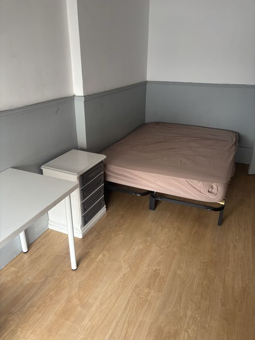 Quarto para arrendar com Varanda - SAMORA CORREIA