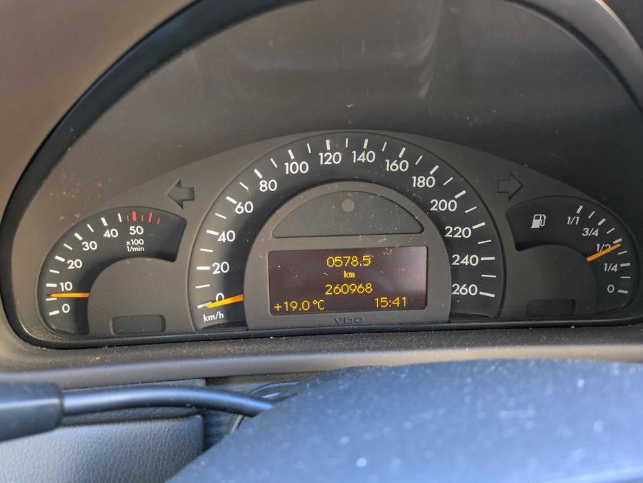 Mercedes de Garagem muito bem Estimado