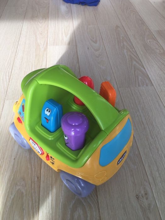 Brinquedos Chicco e Fischer Price