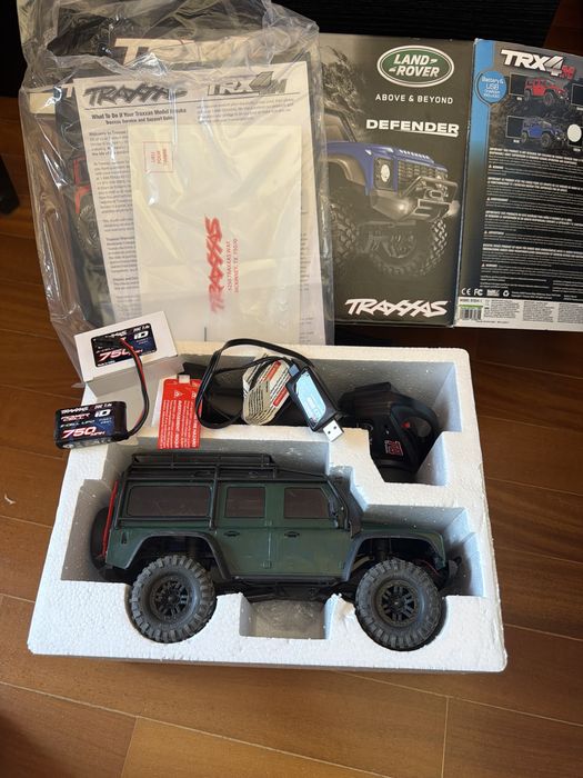 RC Defender Traxxas