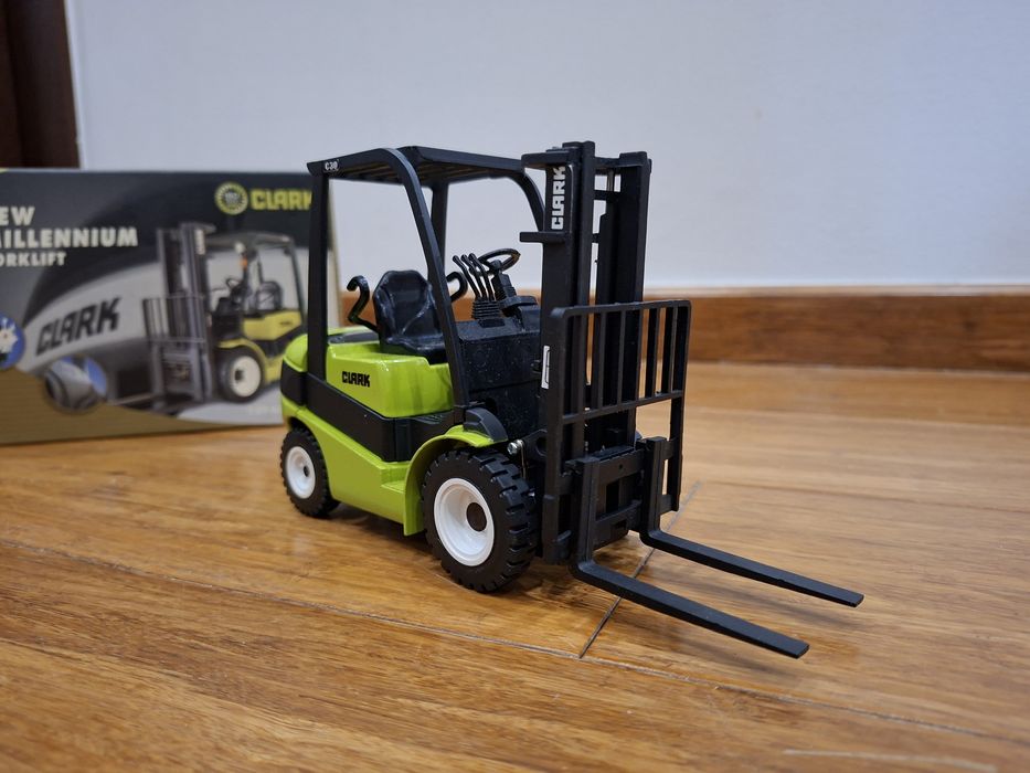 Model Mica Clark C30 1:20