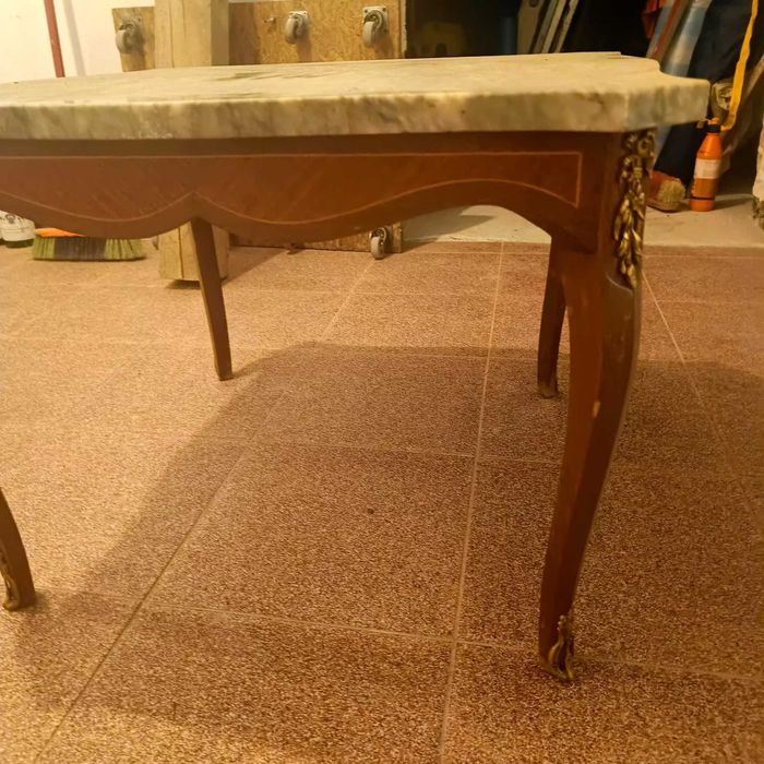 stolik kawowy z marmurowym blatem