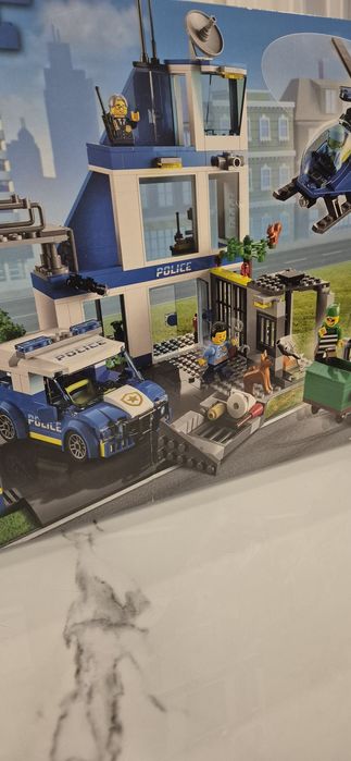 Lego City 60316 Posterunek policji