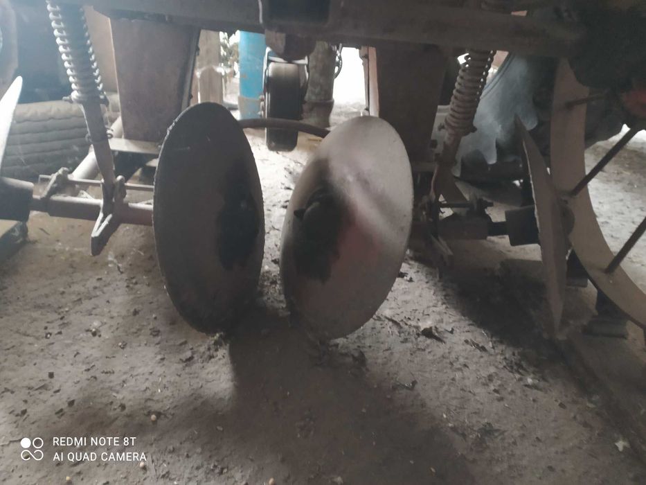 Продам трактор т-25,1991р,в фреза 1,4м,сажалка