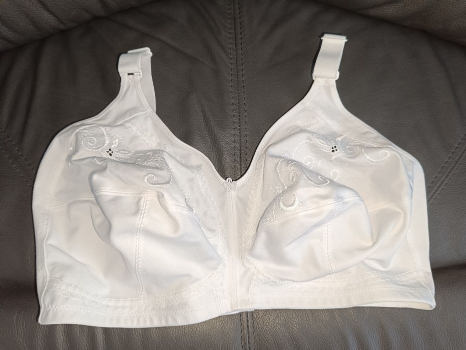 Biustonosz Marks&Spencer 90 G nowy