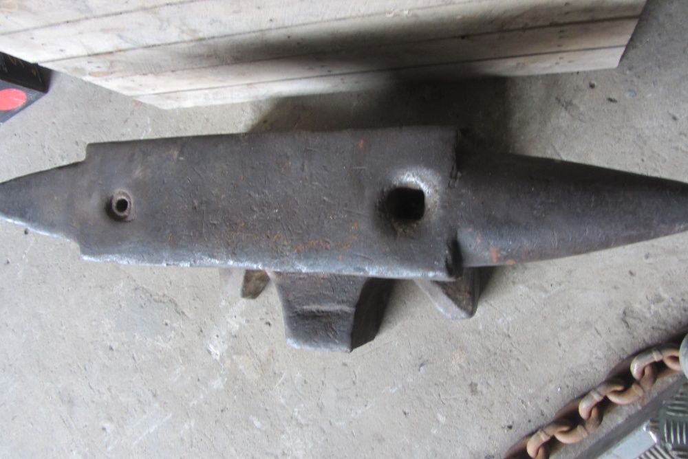 Kowadło dwurożne waga 230 kg