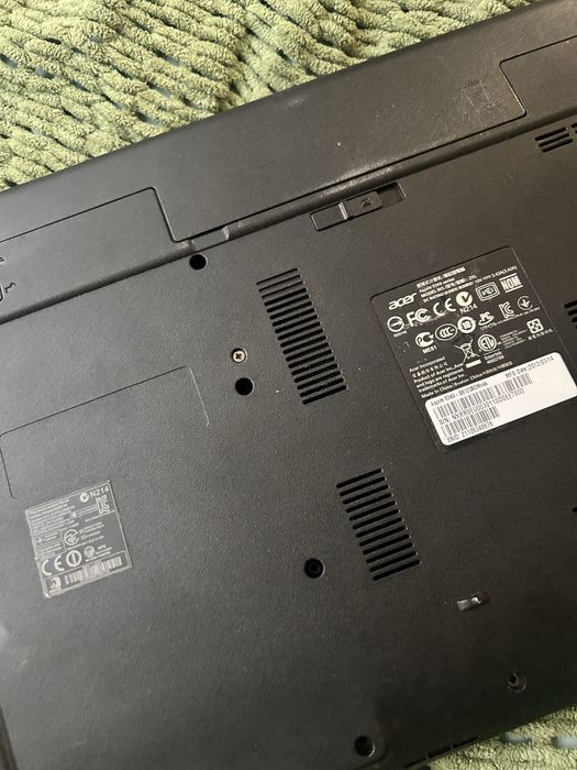 Лот ноутбук под ремонт или на запчасти