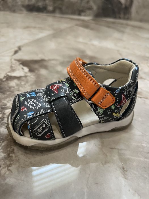 Garvalin босініжки сандалі капці