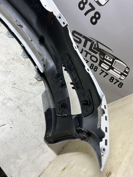 Передній бампер Tesla Model 3