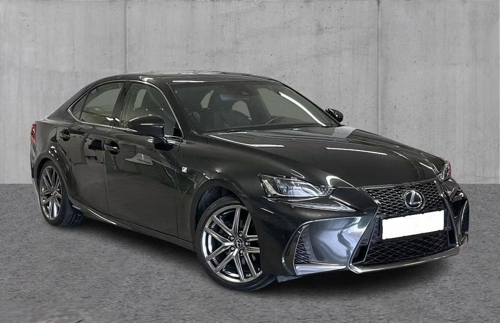 Lexus IS