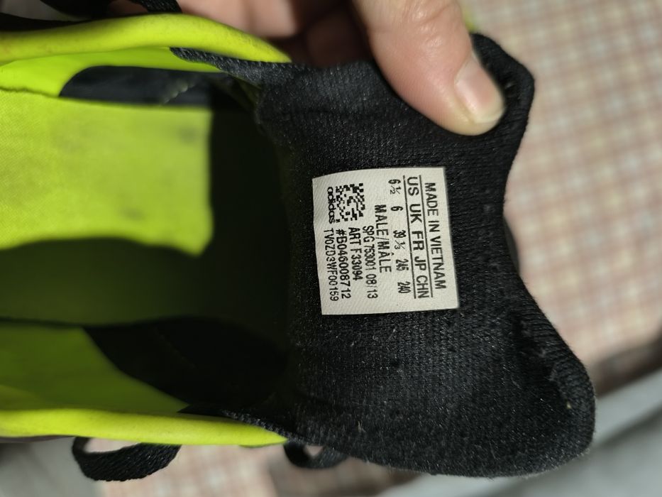 Chuteiras/Botas futebol (Tamanhos e preços na descrição)