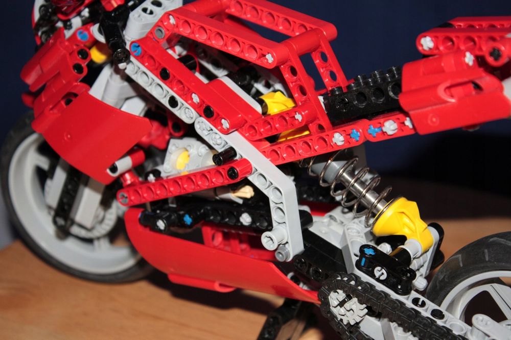 Lego Technic 8420 Uliczny ścigacz