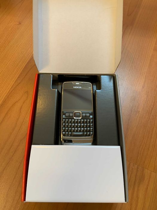 Telemóvel Nokia E71 em embalagem original