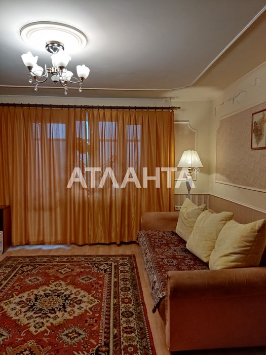 Продается квартира с видом на море.