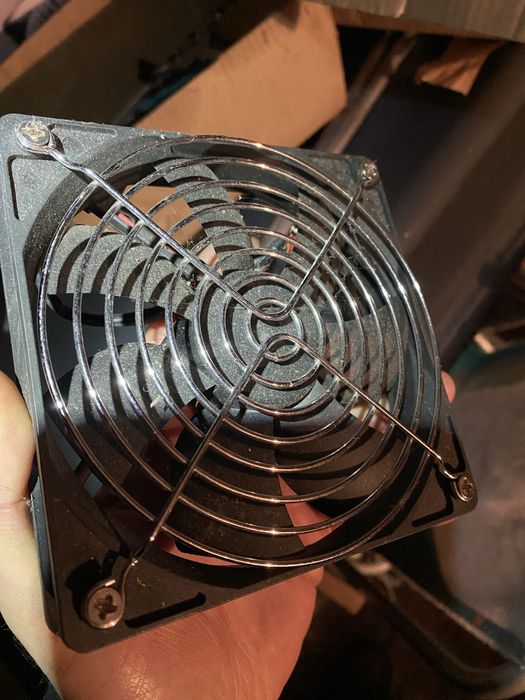 Witrak  z grillem 12cm 2pin do komputera