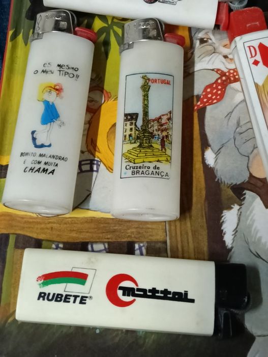 Lote de isqueiros colecionaveis