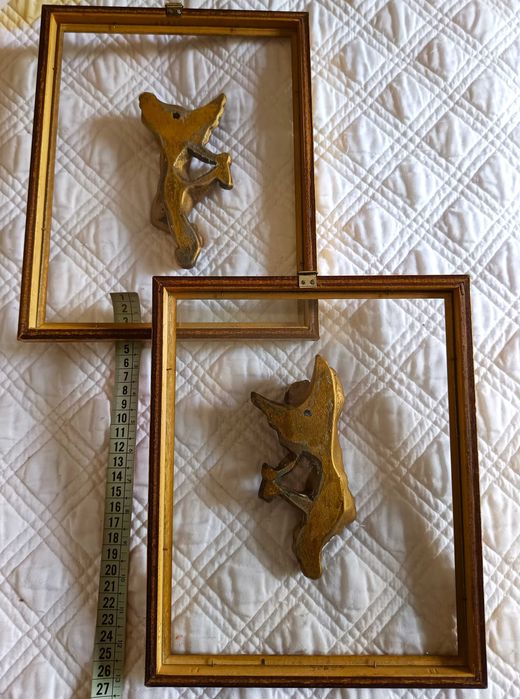 Par de quadros decorativos com Anjos dourados.