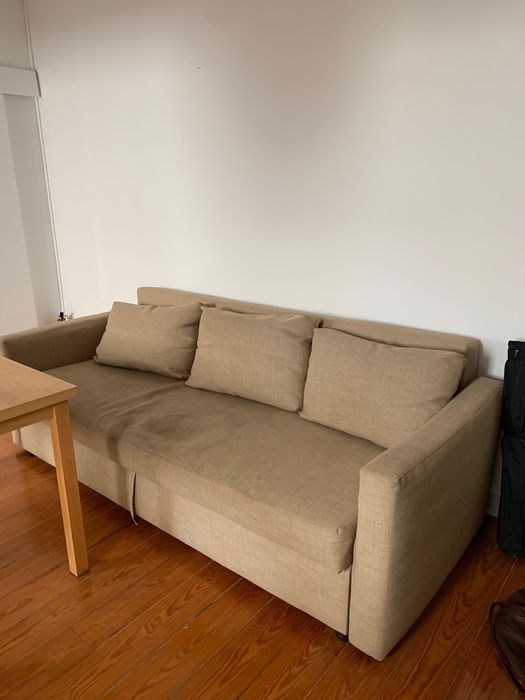 I’m giving away all the furniture for free