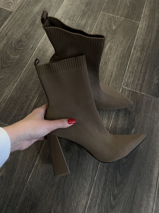 Ботинки  Zara (зара) на каблуке