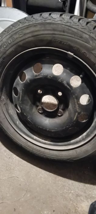 Opony sprzedam wraz z felgami