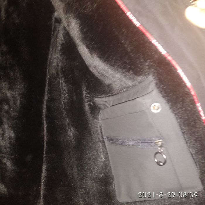 Продам куртку мужскую.