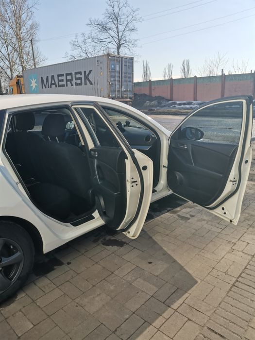 ПРОДАМ Mazda 3! Варта уваги!