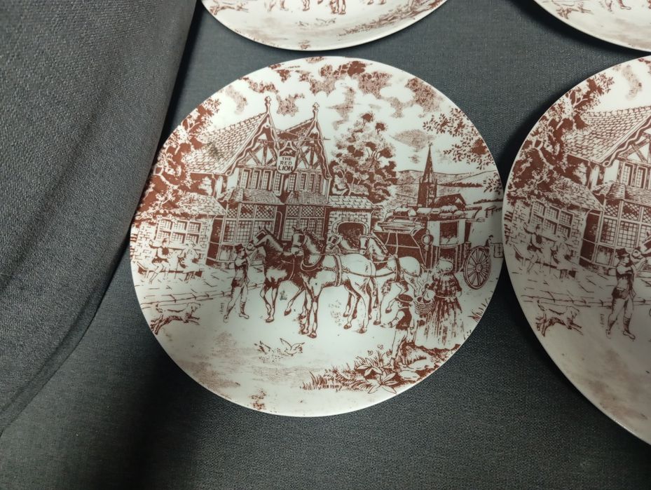 Pratos de porcelana fina