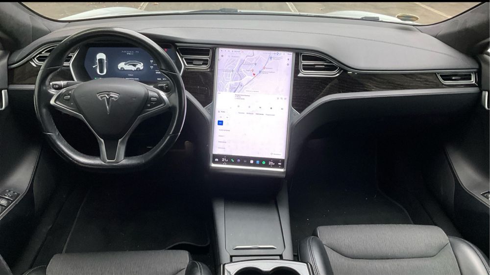 Tesla Model S75D