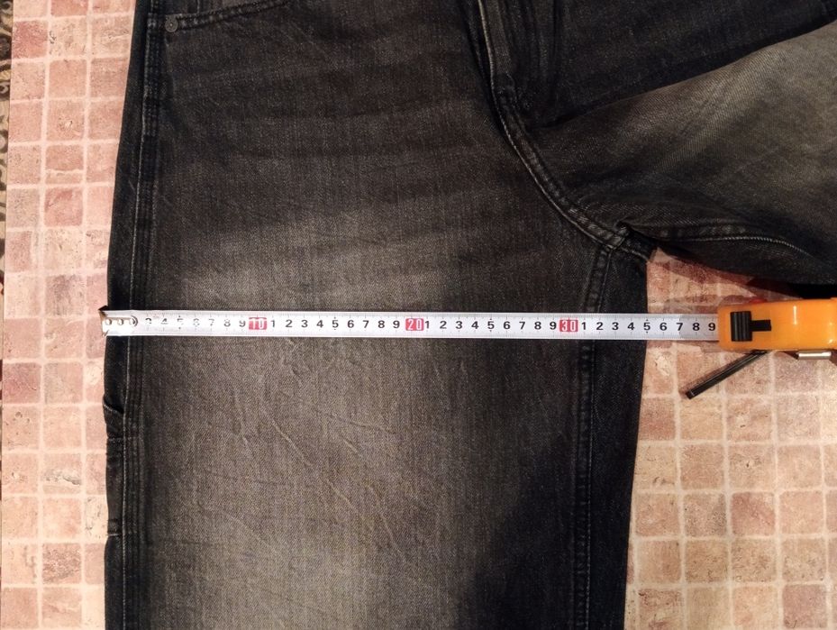 Продаю жіночі джинси BERSHKA нові