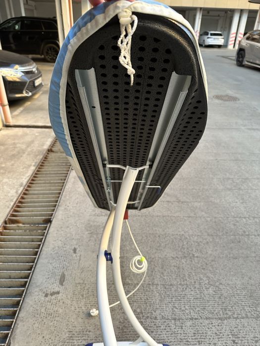 Прасувальна дошка Leifheit з розеткою