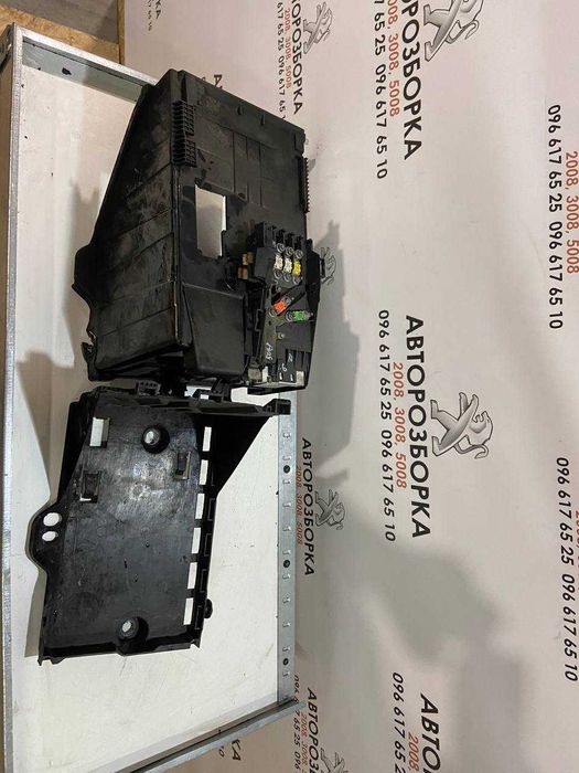 Корпус акамулятора пежо 5008