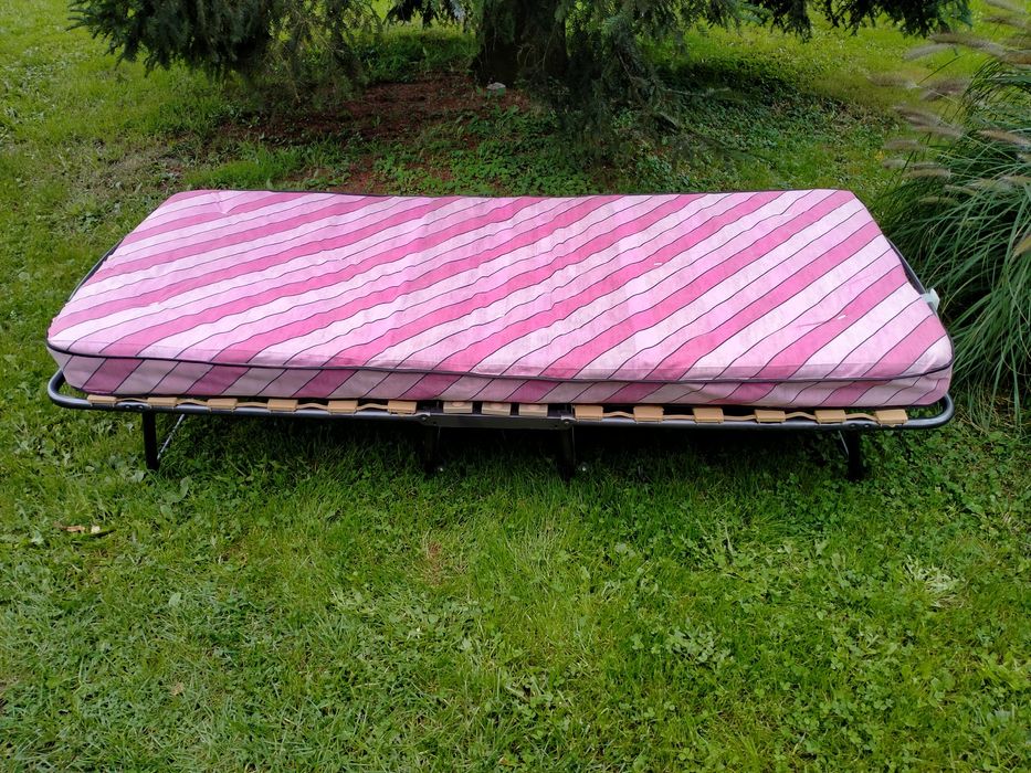 Łóżko turystyczne
