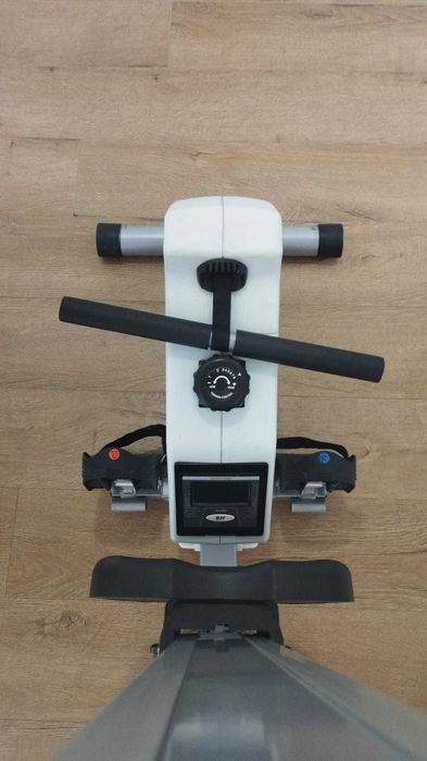 Máquina de Remo BH Aqua Home Rower – Excelente Estado