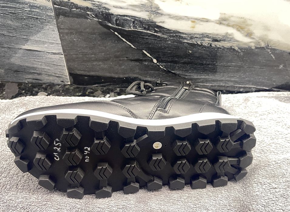 Кроссовки зимние, женские, из натуральной кожи, размер 42