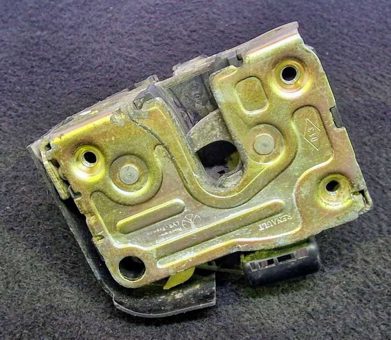 Fechadura / Fecho Porta Frente Esquerdo - RENAULT CLIO II